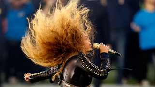 It Looks Like The 49ers Kicked Out The Girl Scouts For A Beyoncé Concert